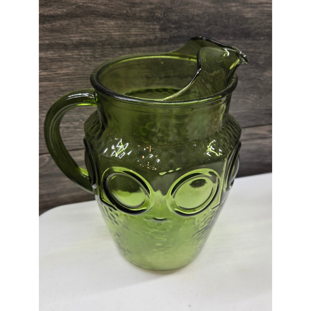 Vintage Avocado Green Glass Pitcher MCM Bullseye‎ Coin Dot Ice Lip 8.5 Inch